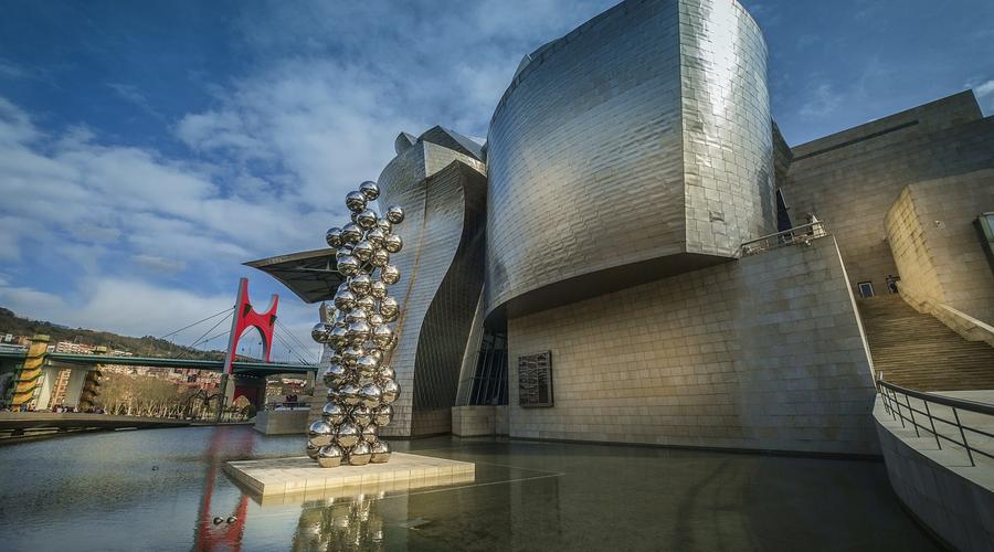 discover Bilbao, a pioneering city in sustainable architecture, where modernity and respect for the environment meet. explore its innovative buildings and ecological initiatives that make this Spanish metropolis a model for sustainable urban development.