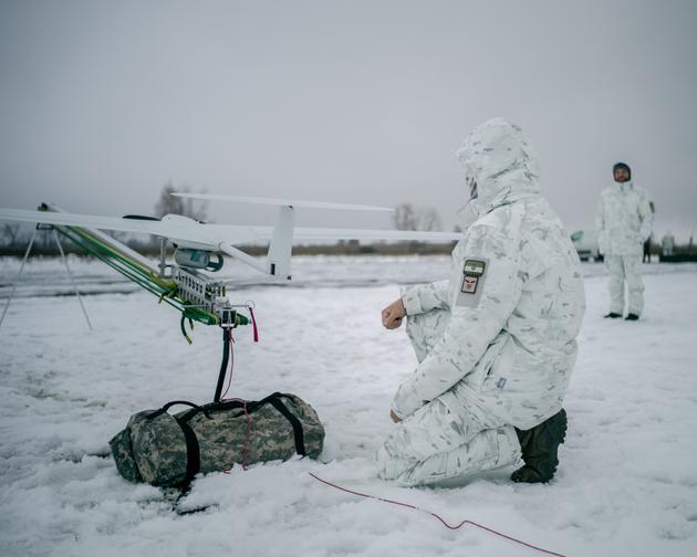 découvrez comment les implants faciaux 3d révolutionnent la médecine militaire en offrant des solutions innovantes et personnalisées pour les soldats ukrainiens, favorisant leur réhabilitation et leur retour à une vie normale après des blessures faciales.