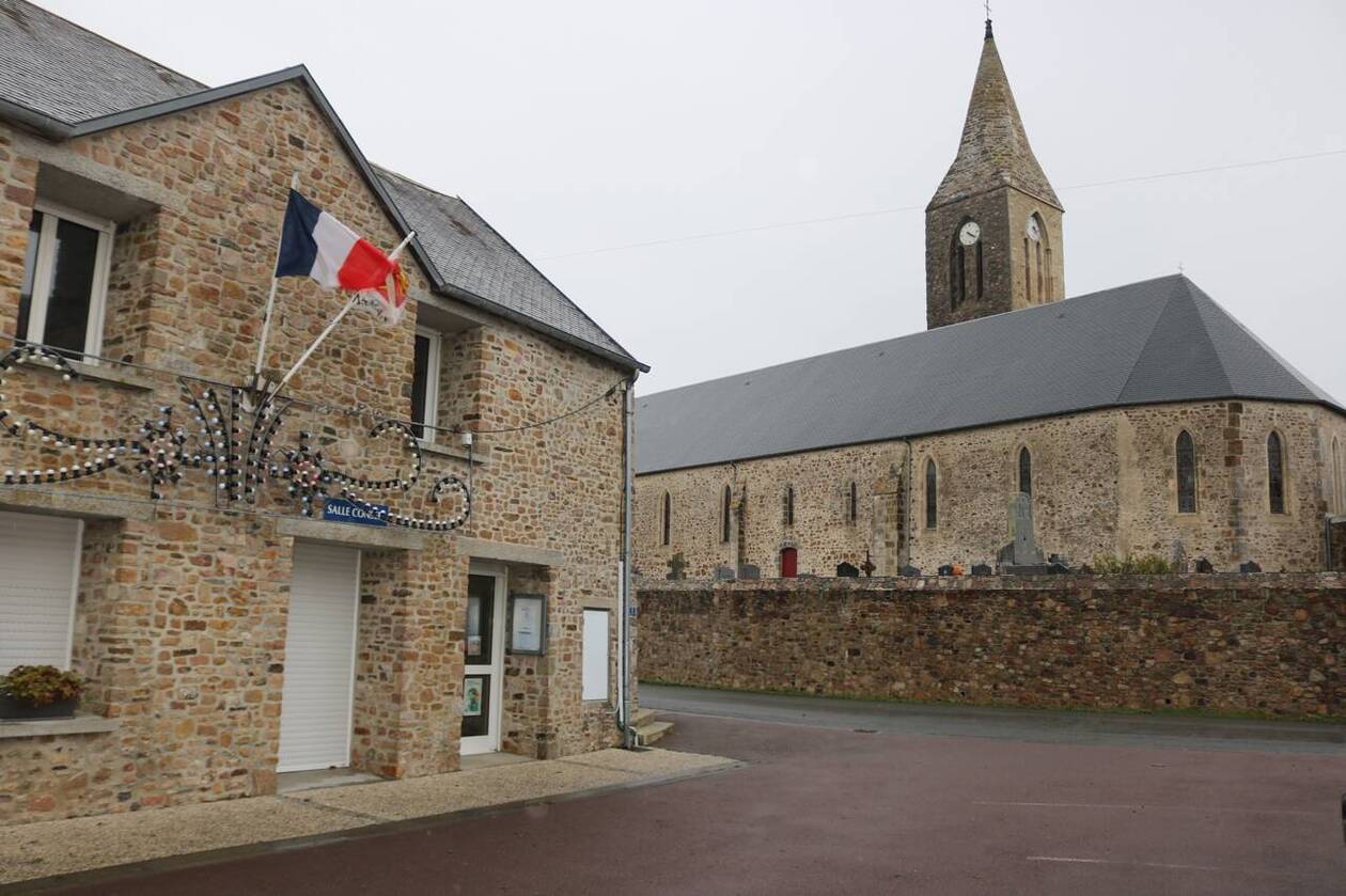 découvrez l'histoire terrifiante de la maison hantée en normandie, un véritable cauchemar qui hantera vos nuits. plongez dans une ambiance mystérieuse et explorez les légendes qui entourent cette demeure inquiétante.